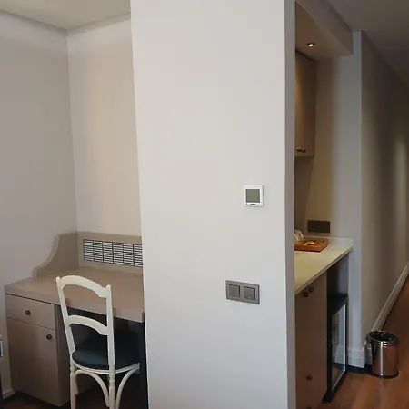 Hotel Theodosius 2*