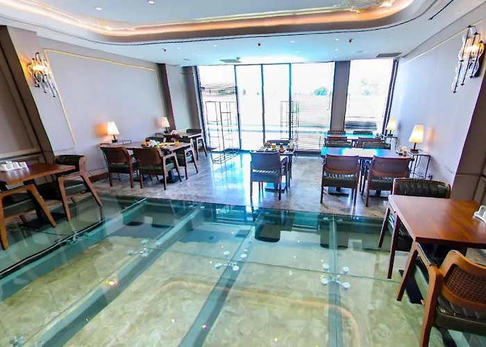 Отель Theodosius